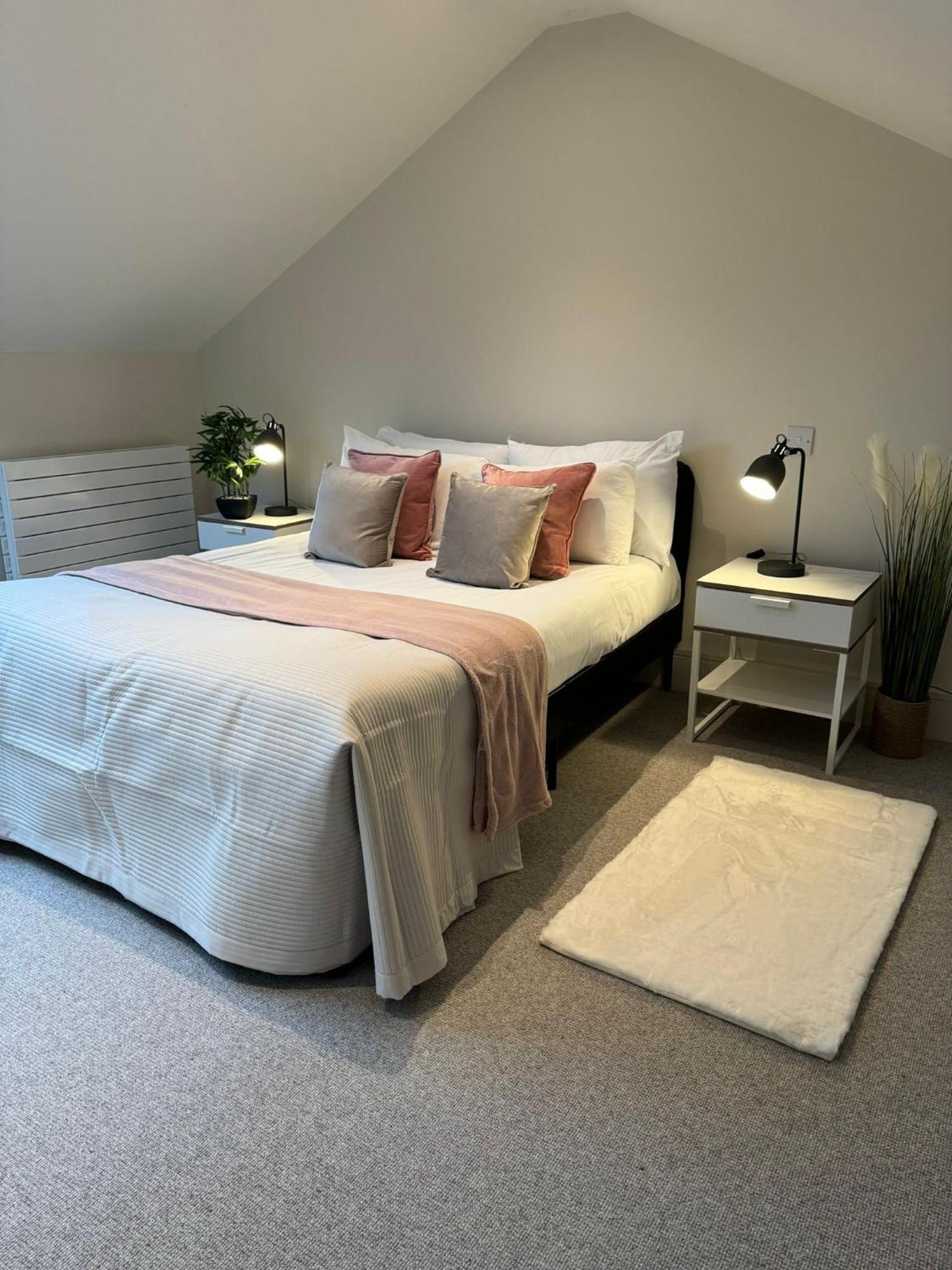Osbourne House Pink 2 Bed, 2 And Half Bath Apartment Birmingham Exterior photo