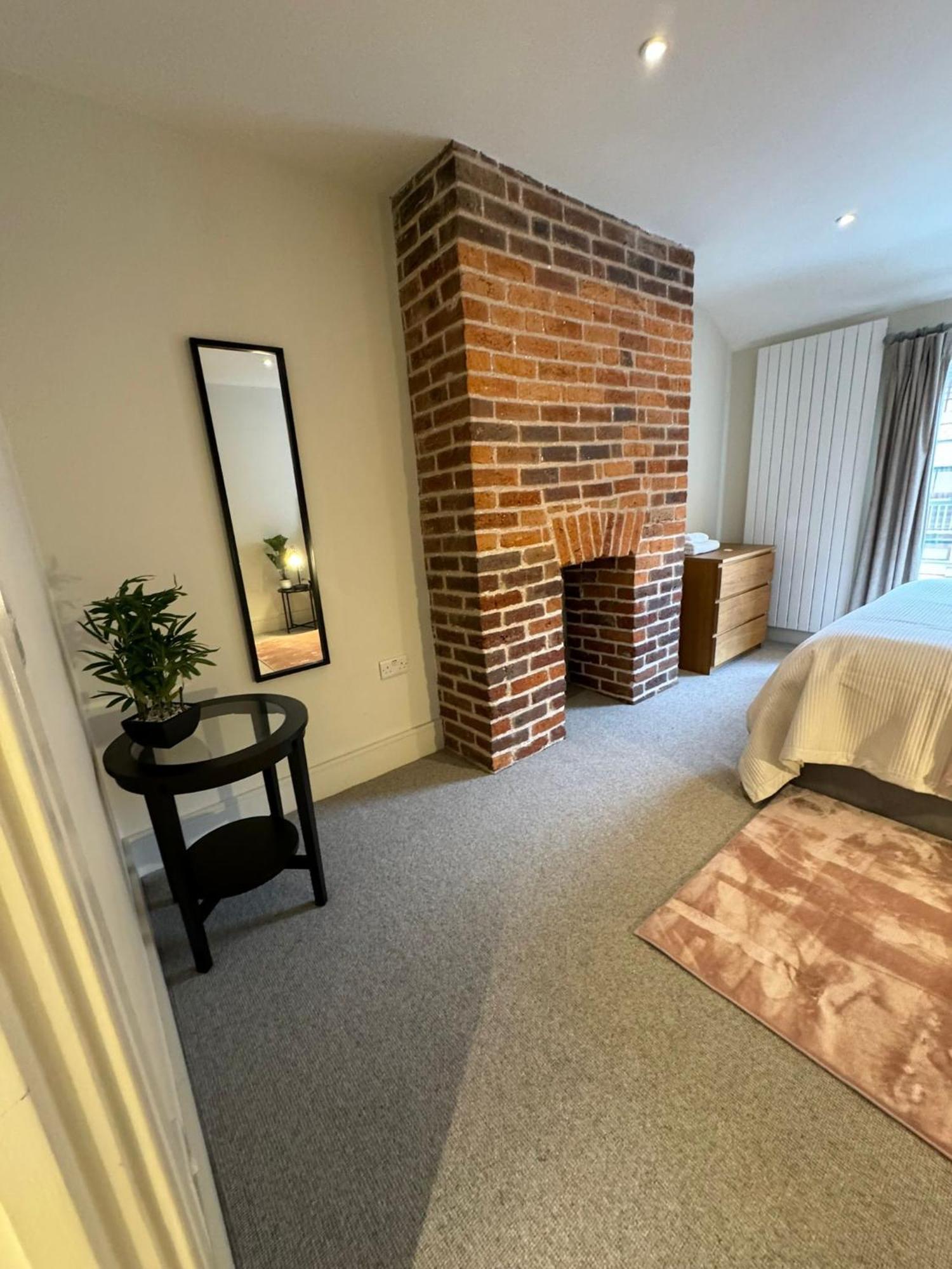 Osbourne House Pink 2 Bed, 2 And Half Bath Apartment Birmingham Exterior photo